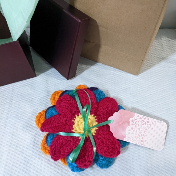 NEW Coasters Daisy Crochet Flower Set of 4 Vibrant Colors HANDCRAFTED - Picture 4 of 6